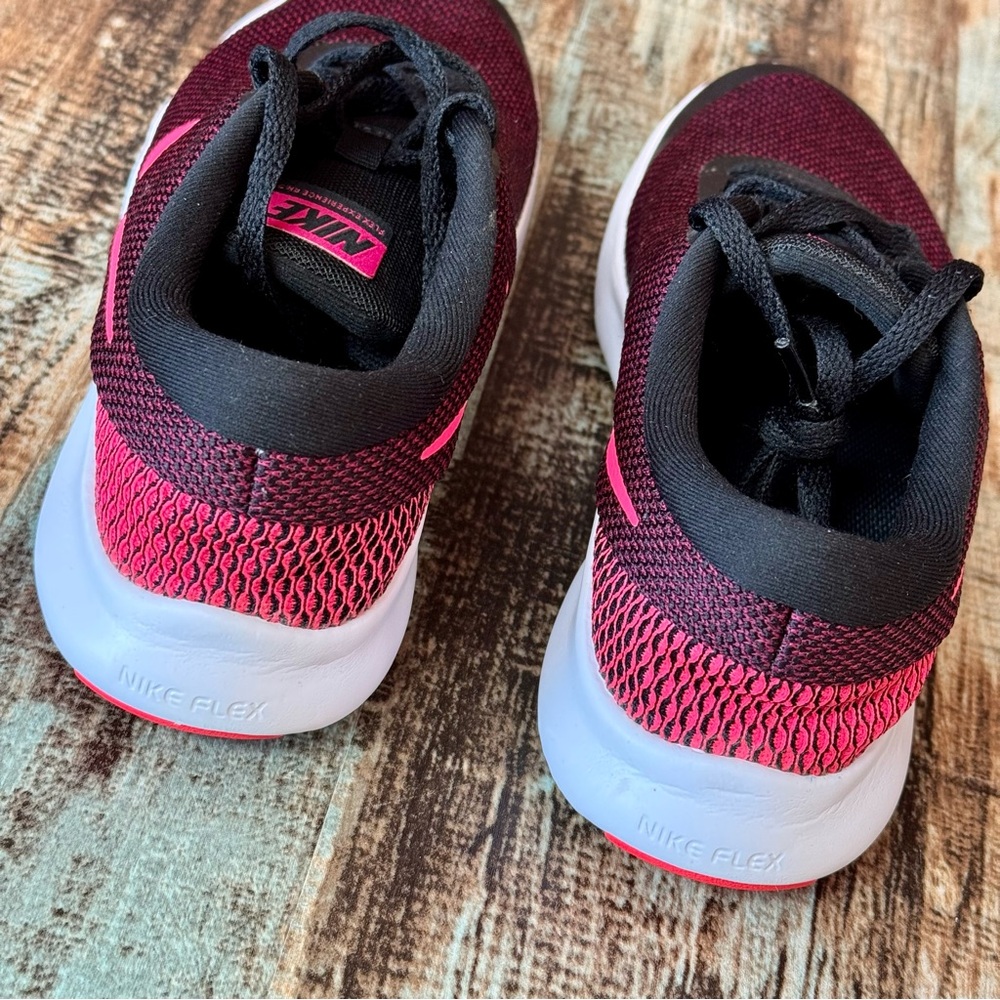 Women’s NIKE Running Shoes | #Z30 - Picture 6 of 15